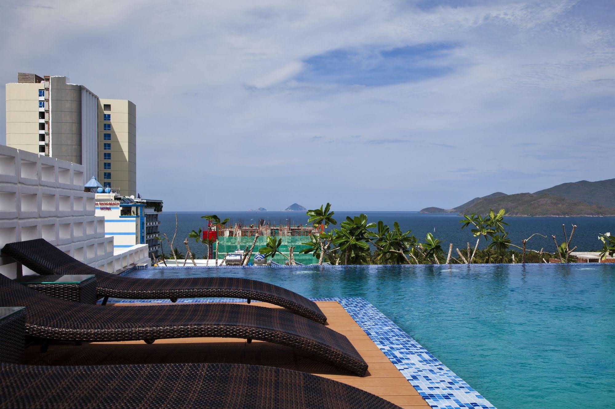 Golden Holiday Hotel Nha Trang Exterior photo
